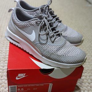 Nike Air Max Thea women's 8.5(US)/40 (lightly worn)